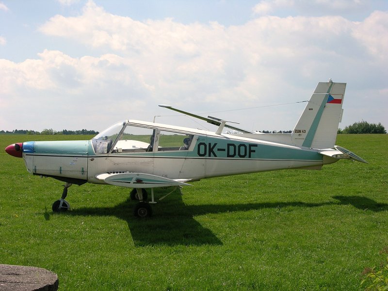 Zlin z-43 фото