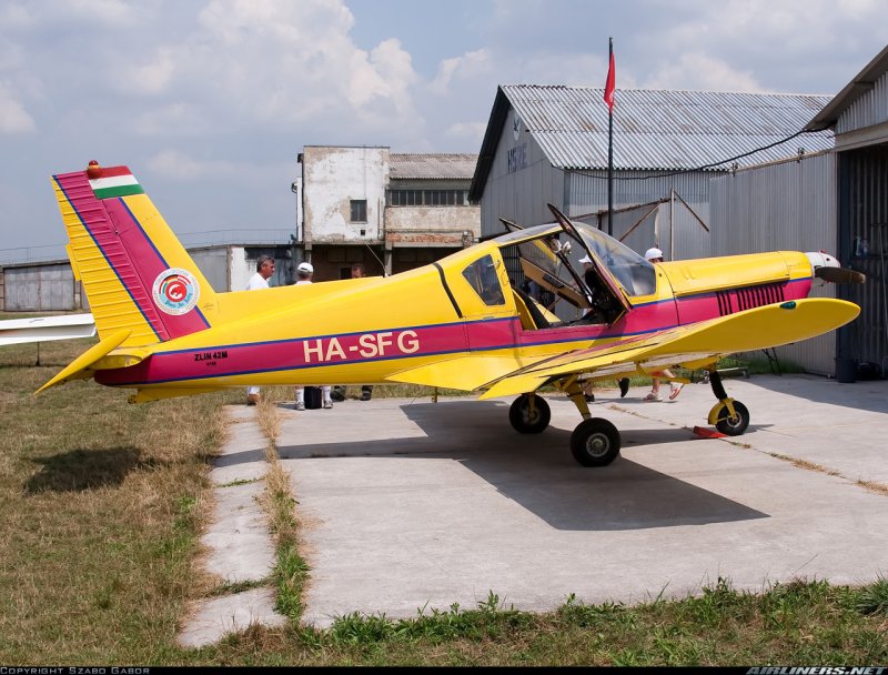Zlin z-42