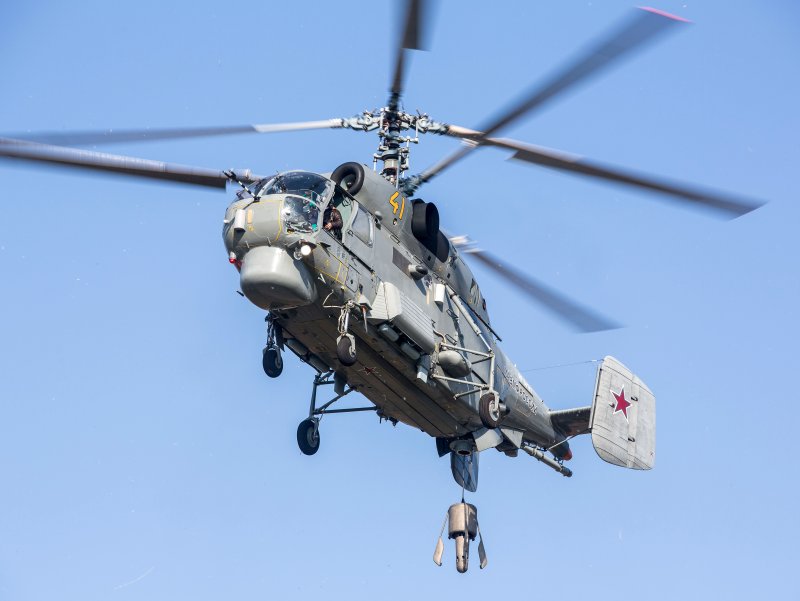 Ка-27пл палубный противолодочный вертолёт