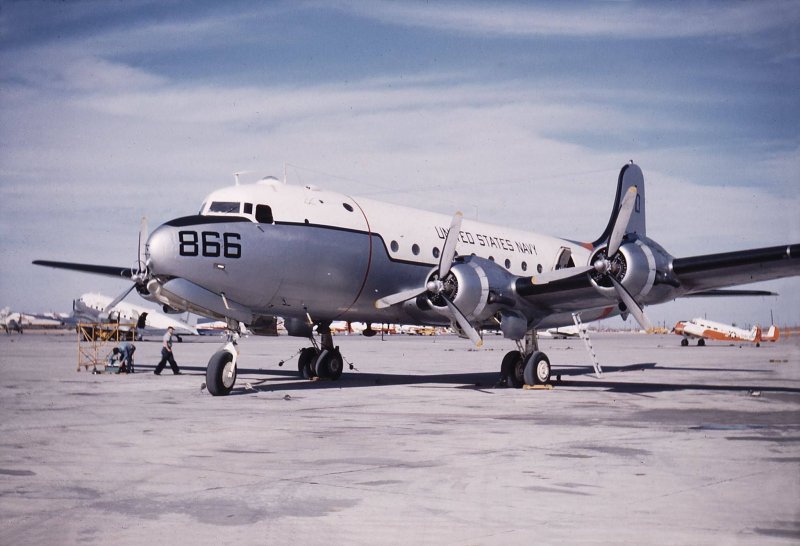 Дуглас c-54 «Скаймастер»