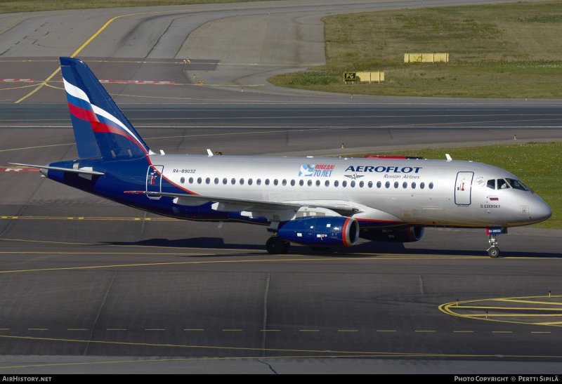 Сухой Суперджет RRJ-95