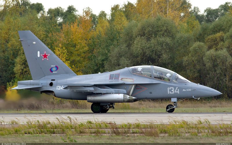 Су-35 и як 130
