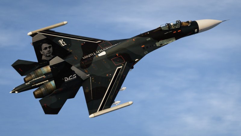 Истребитель Су-35