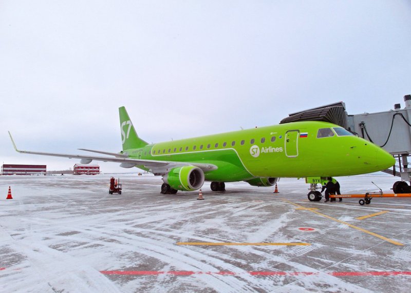 Авиакомпания "Сибирь". Embraer-170