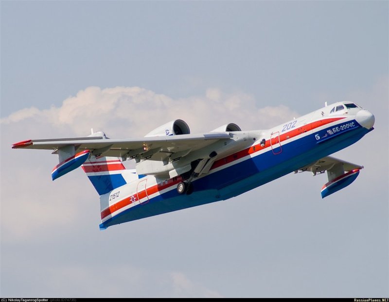 Самолет бе-200 МЧС