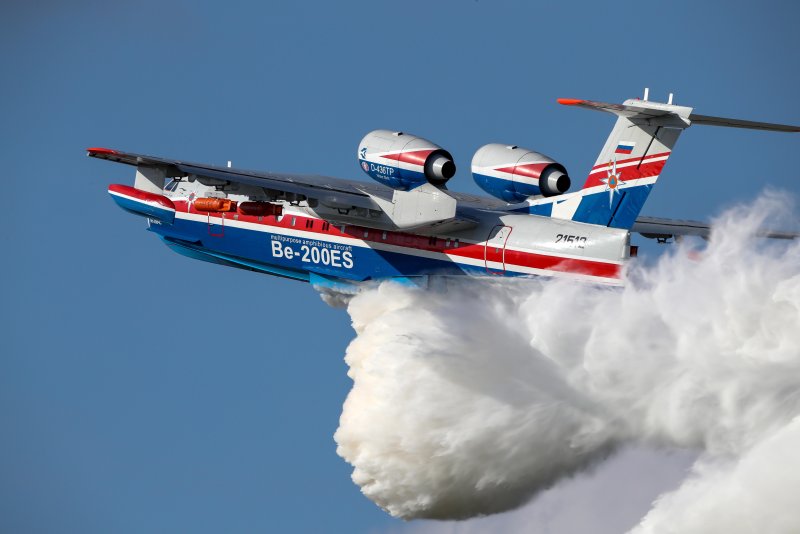 Пожарный самолет бе-200