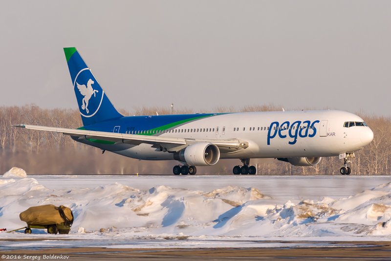 Боинг 737-800 Ижавиа