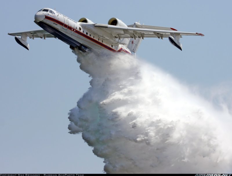 Самолет бе 200 ил 76