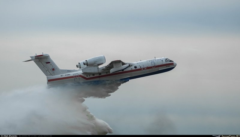 Пожарный самолет бе-200