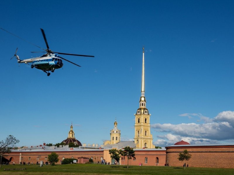 Вертолет в Питере Петропавловская крепость