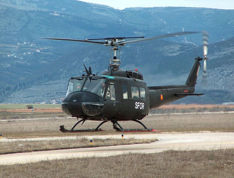 Вертолет Белл uh-1 ирокез