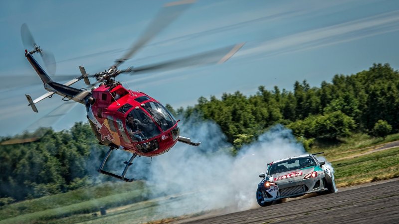 Вертолет Red bull
