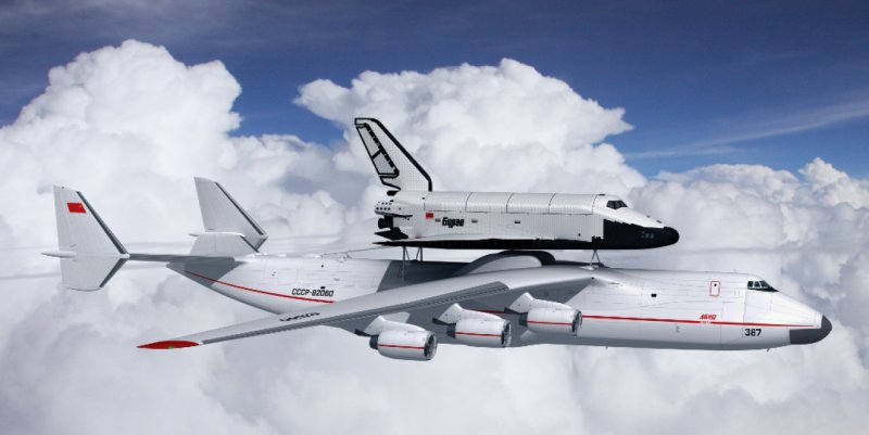АН-225 С Бураном