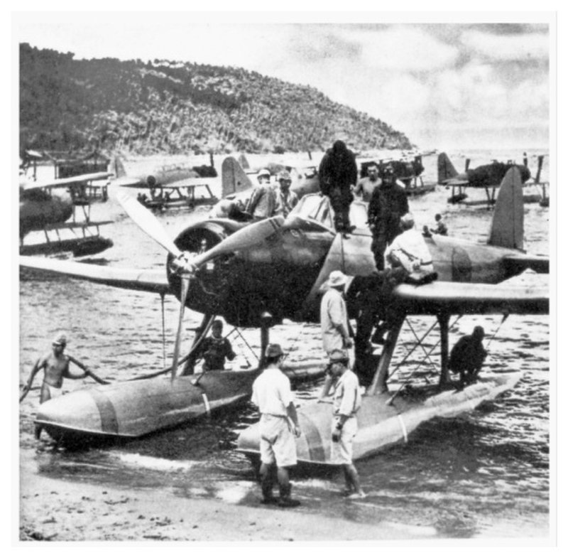 Гидросамолет Aichi 13