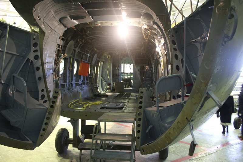 Ми-26 вертолёт грузовой отсек