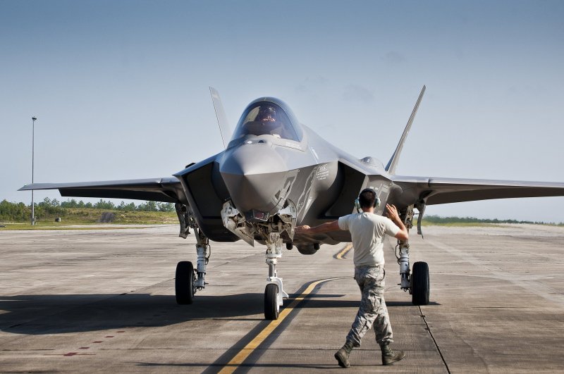 F22 f35 су57