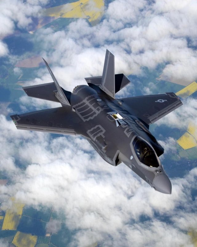 F35 Lightning II Wallpaper HD