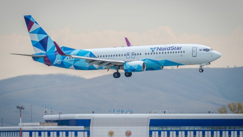Боинг 737-800 Нордстар в аэропорту Емельяново
