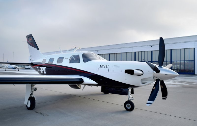 Фото Piper m600
