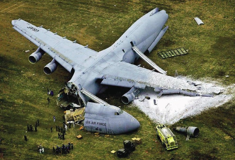 C 5 Galaxy crash.