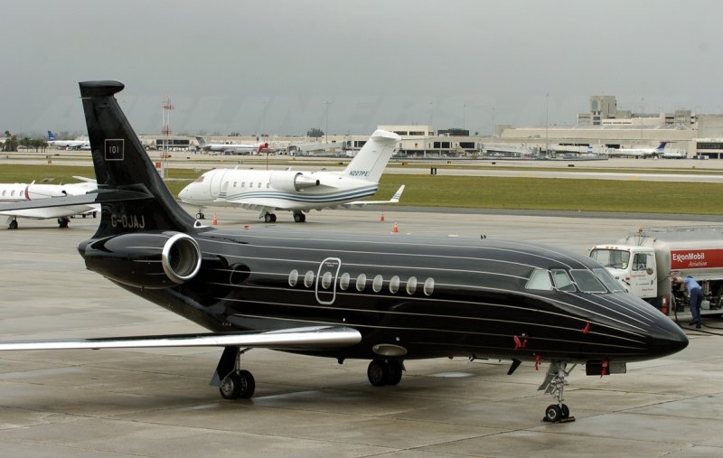 Dassault Falcon самолет