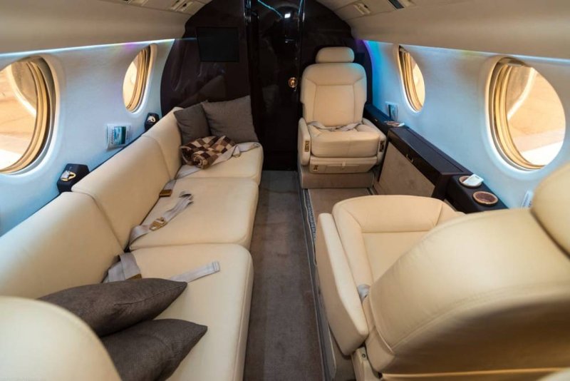 Dassault Falcon 2000s салон