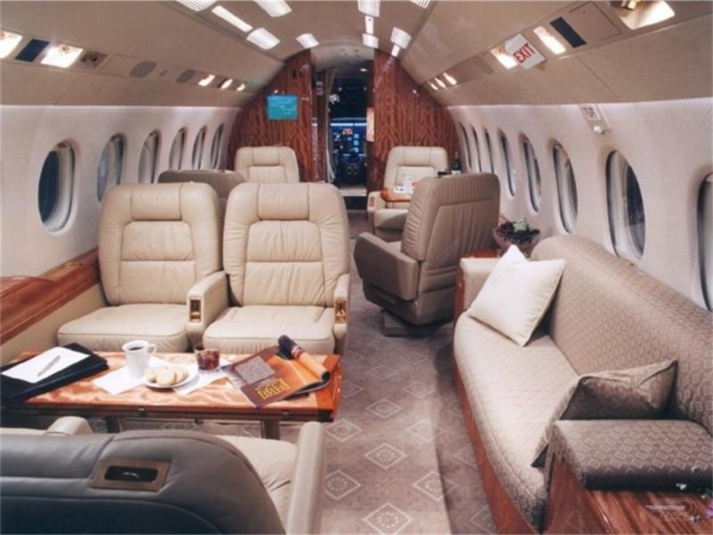 Бизнес-Джет Falcon 2000,