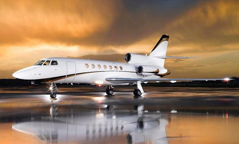Falcon Jet