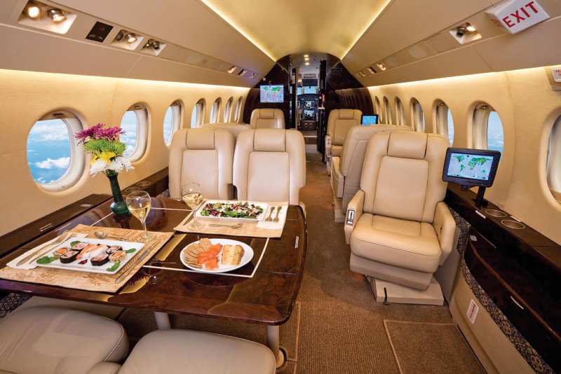 Falcon 2000 внутри