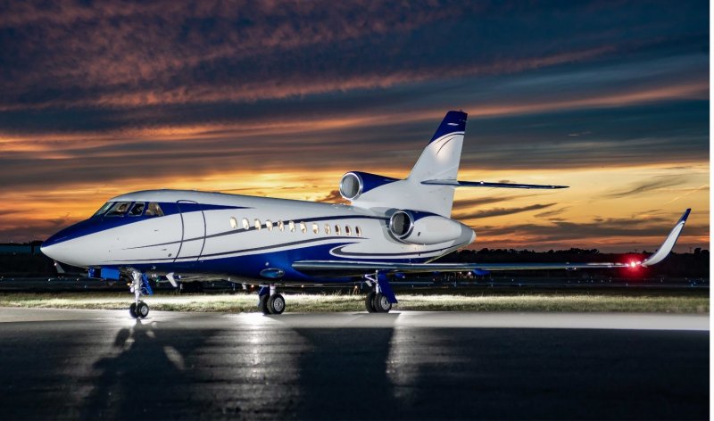 Falcon Jet