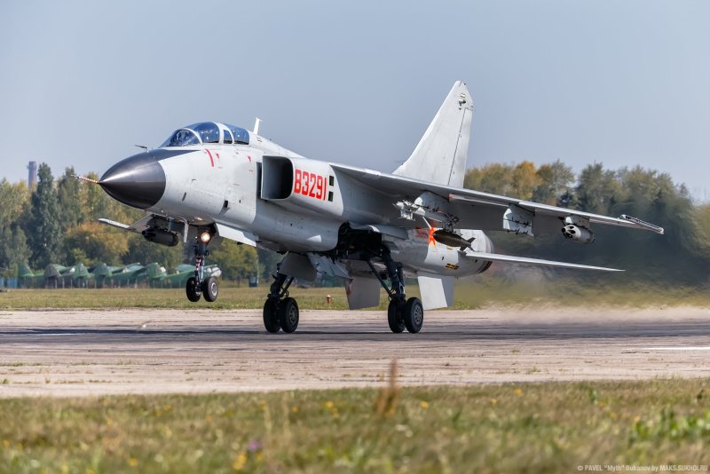 Истребители-бомбардировщики Xian JH-7