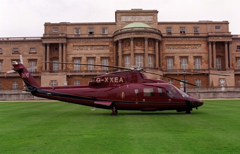 Королевского Sikorsky s-76