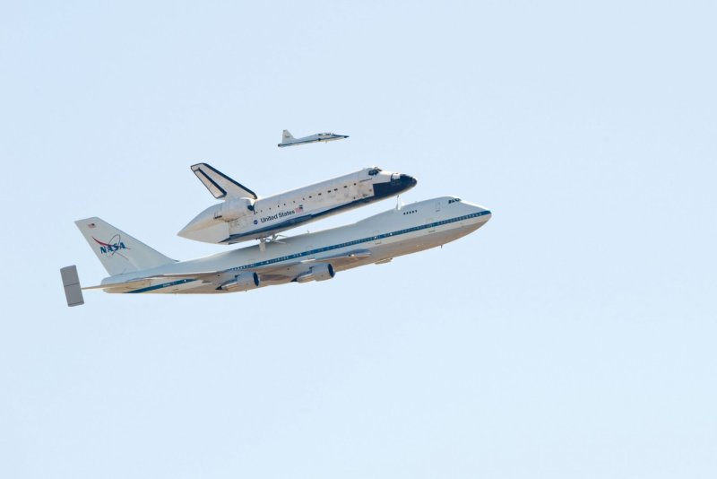 Шаттл Индевор на Боинге-747