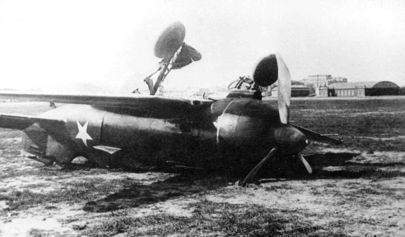 Валерий Чкалов и и-16