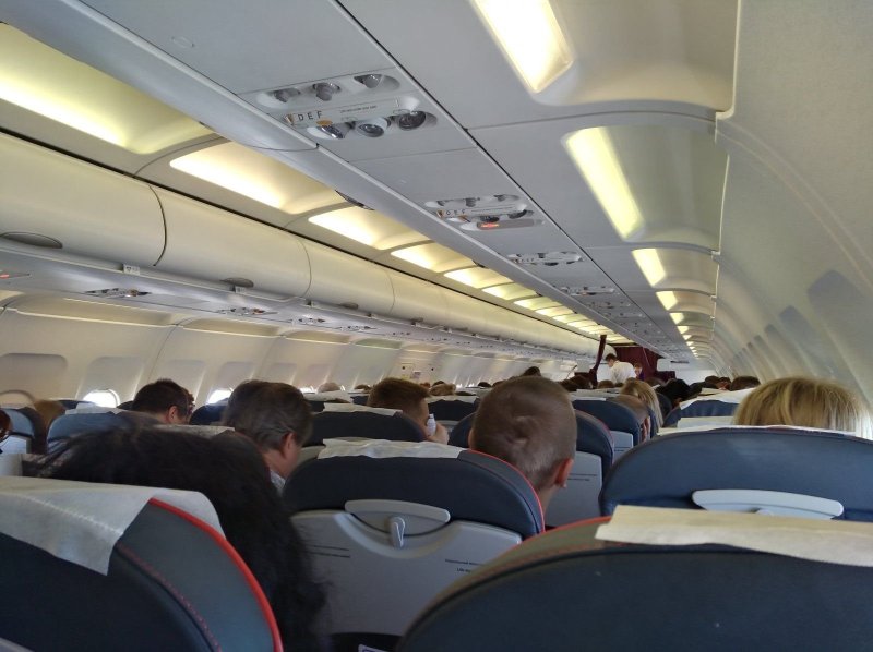 Airbus a320 Уральские авиалинии салон