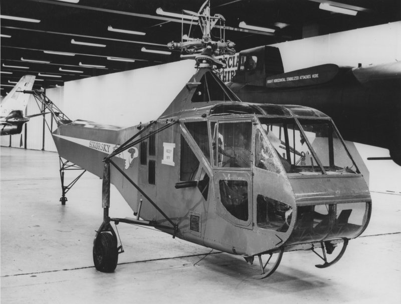 Сикорский р-4 вертолет