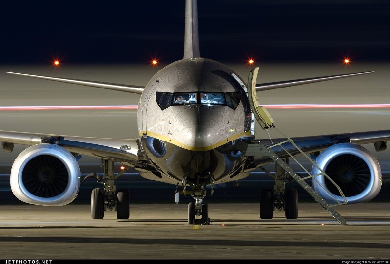Боинг 737 анфас