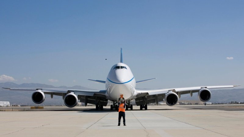 Боинг 747 вид спереди