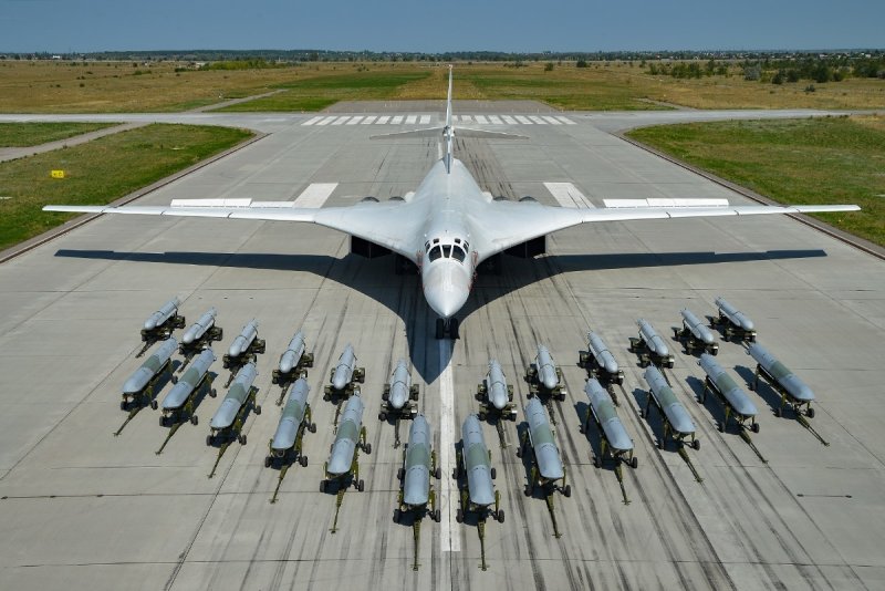 Бомбардировщик белый лебедь ту 160