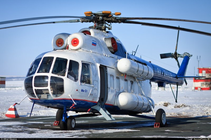 Вертолет ми8 белый