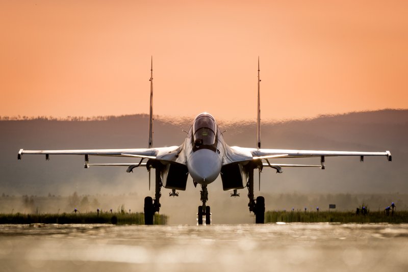 Истребитель Су-30см