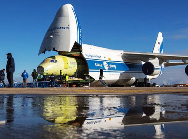 Грузовой самолёт АН-124