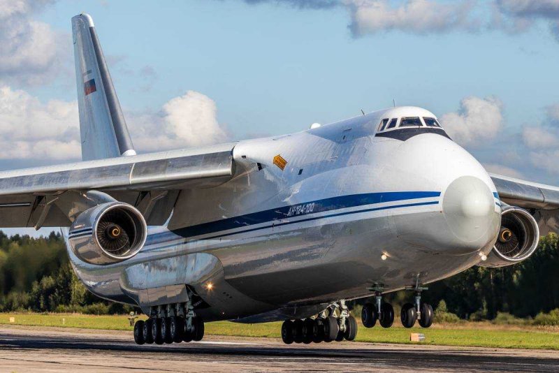 Самолет Руслан АН 124