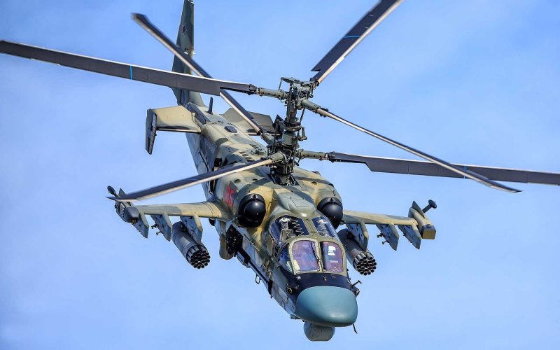 Памятник вертолёту "ка-52"