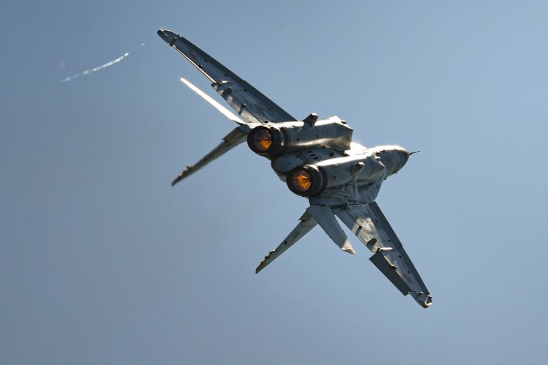 Легкий тактический самолет сухой