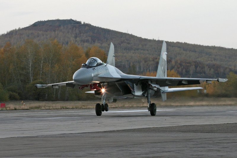 Су-37 реактивный самолёт