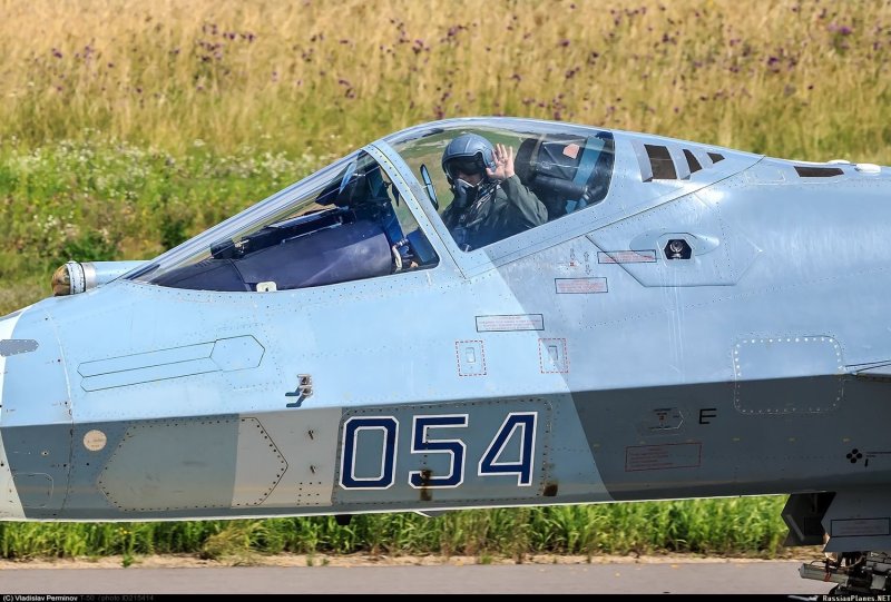 Летчик Су 57