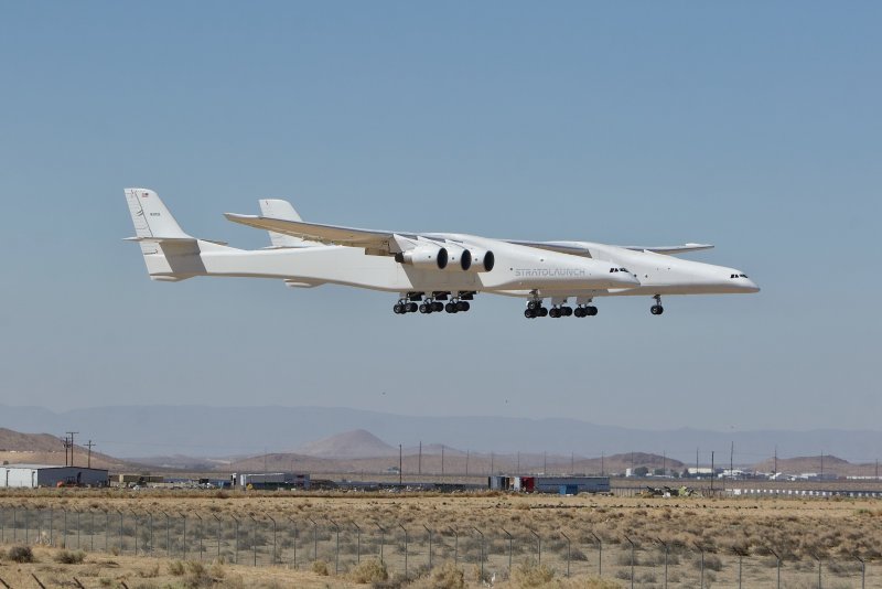 Самолет Roc Stratolaunch