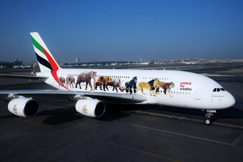 Самолёт Airbus a380 Emirates