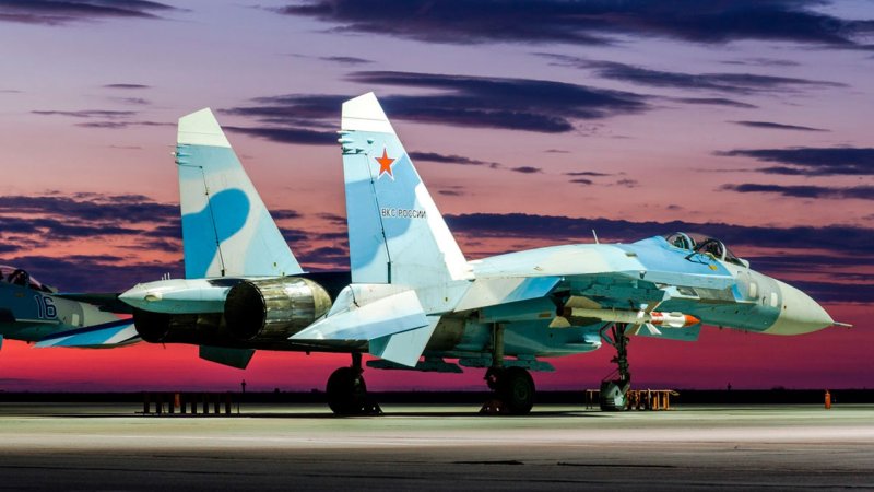 Су-27 реактивный самолёт